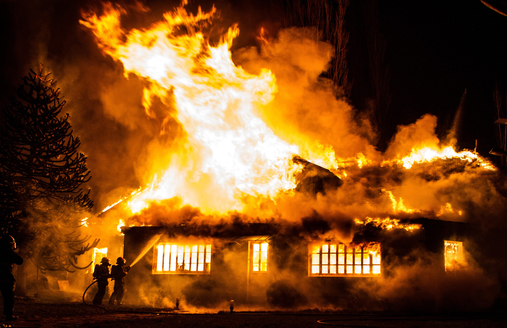 Brandversicherung und Wohngebäudeversicherung - unerlässlich für Hausbesitzer. Erfahren Sie mehr zu diesem Thema und lassen Sie sich von unseren Experten beraten